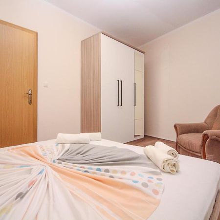 Goles Apartments-First Row To The Sea Rogoznica  Exteriör bild