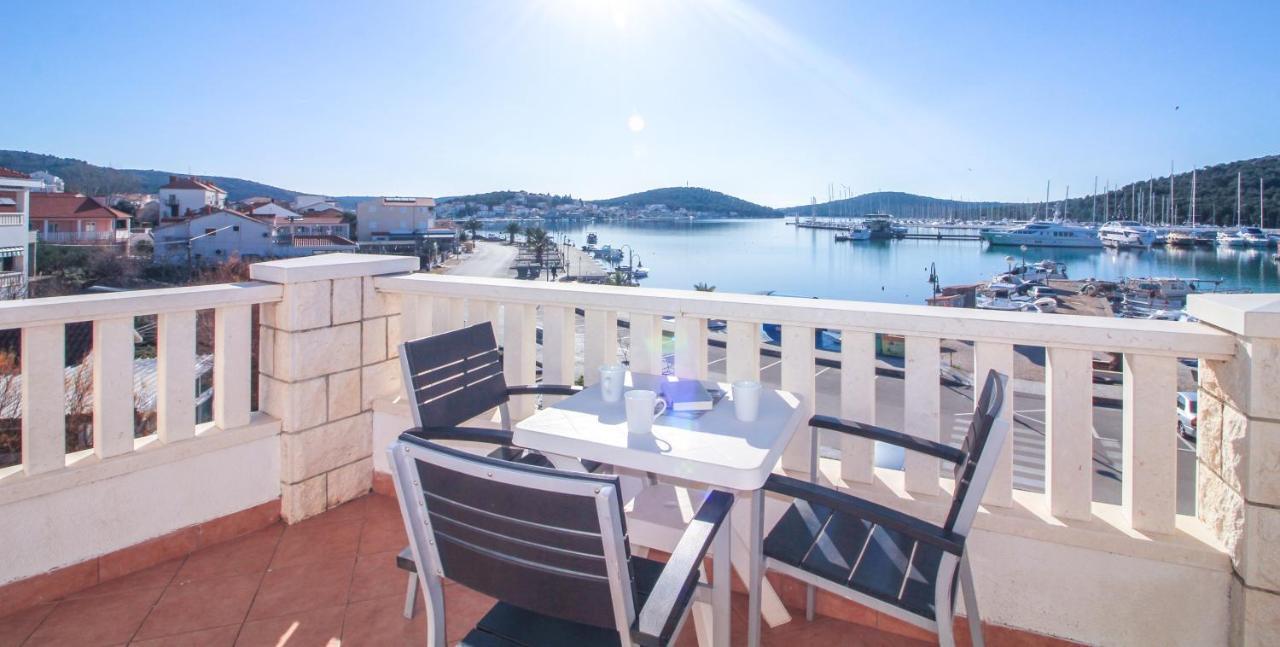 Goles Apartments-First Row To The Sea Rogoznica  Exteriör bild