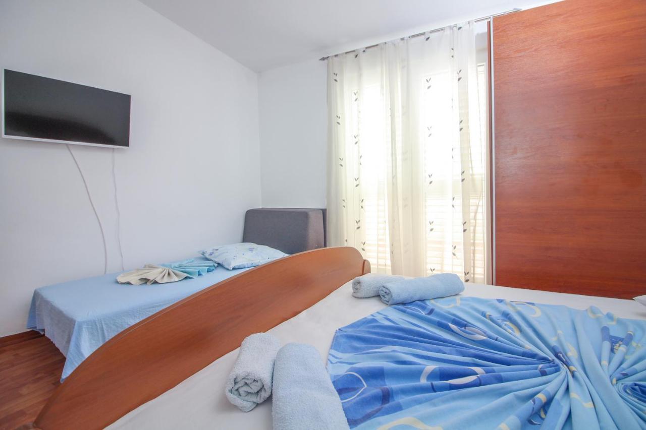 Goles Apartments-First Row To The Sea Rogoznica  Exteriör bild