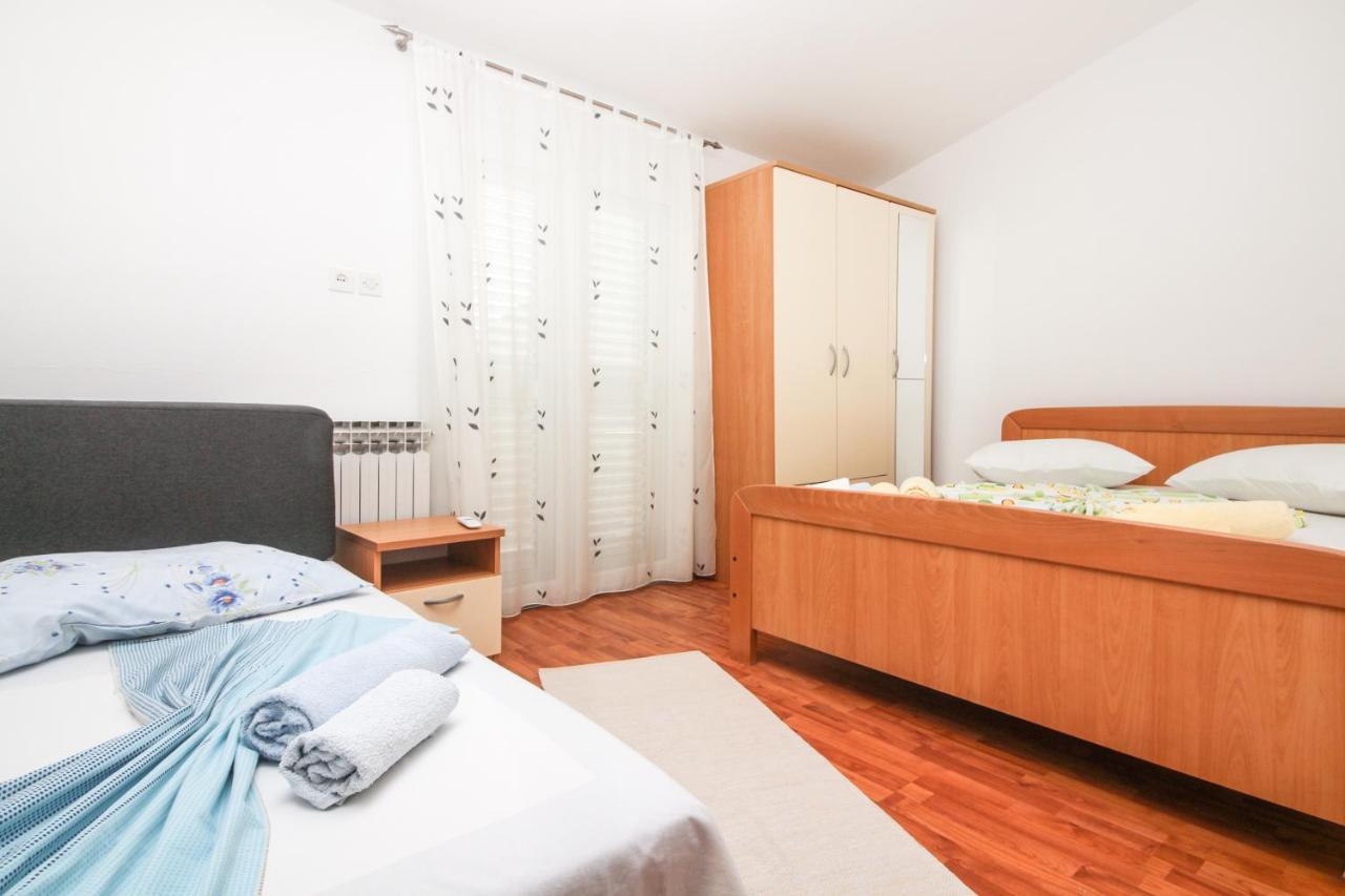 Goles Apartments-First Row To The Sea Rogoznica  Exteriör bild
