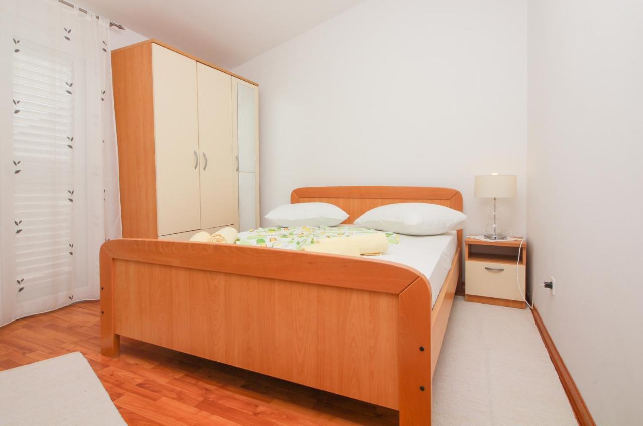 Goles Apartments-First Row To The Sea Rogoznica  Exteriör bild