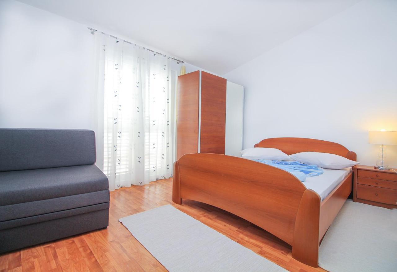 Goles Apartments-First Row To The Sea Rogoznica  Exteriör bild
